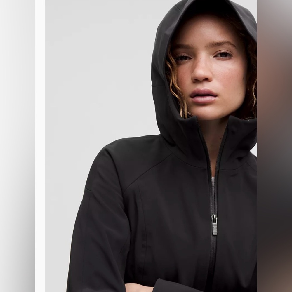 Lululemon RepelShell rain jacket. Black. Size 6. - Picture 4 of 13